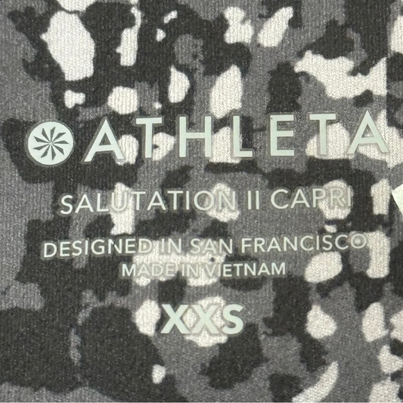 NWOT ATHLETA Solution Athletic Capri - Picture 5 of 5